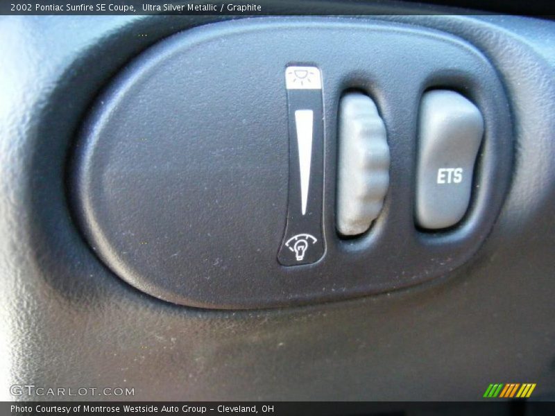 Ultra Silver Metallic / Graphite 2002 Pontiac Sunfire SE Coupe