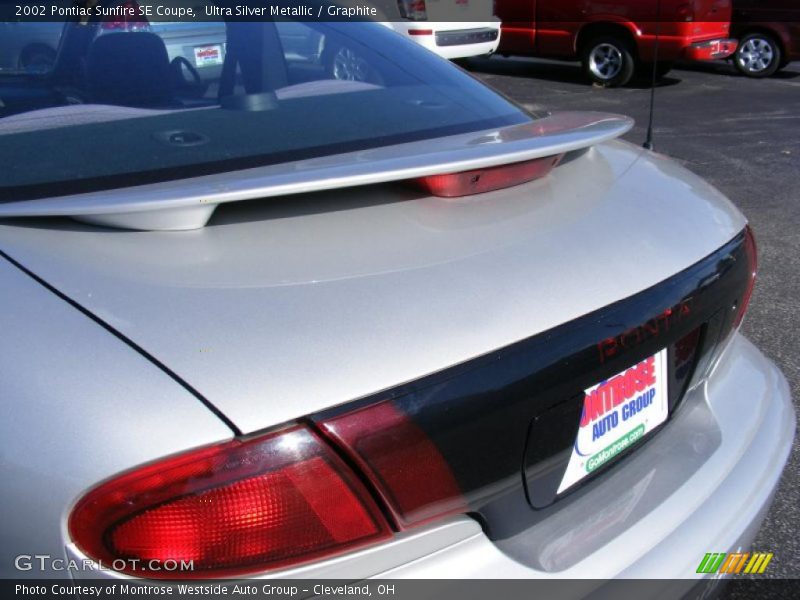 Ultra Silver Metallic / Graphite 2002 Pontiac Sunfire SE Coupe