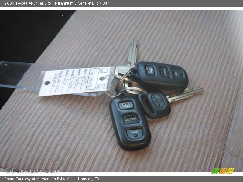 Millennium Silver Metallic / Oak 2000 Toyota 4Runner SR5