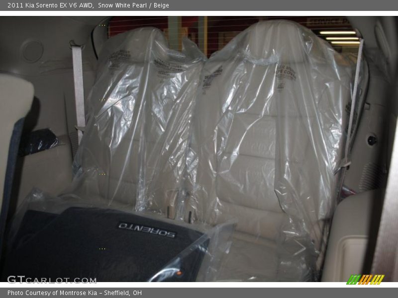 Snow White Pearl / Beige 2011 Kia Sorento EX V6 AWD