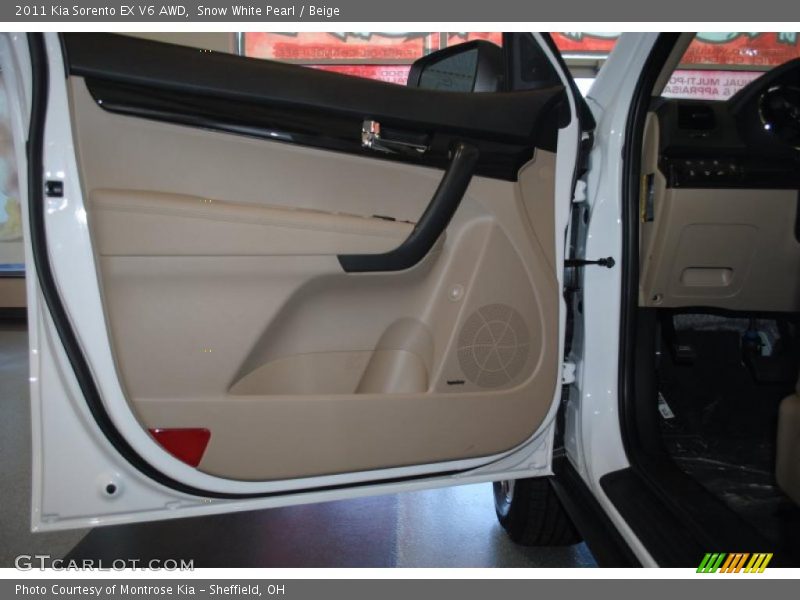 Snow White Pearl / Beige 2011 Kia Sorento EX V6 AWD