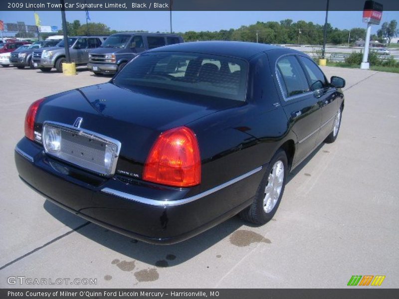 Black / Black 2009 Lincoln Town Car Signature Limited