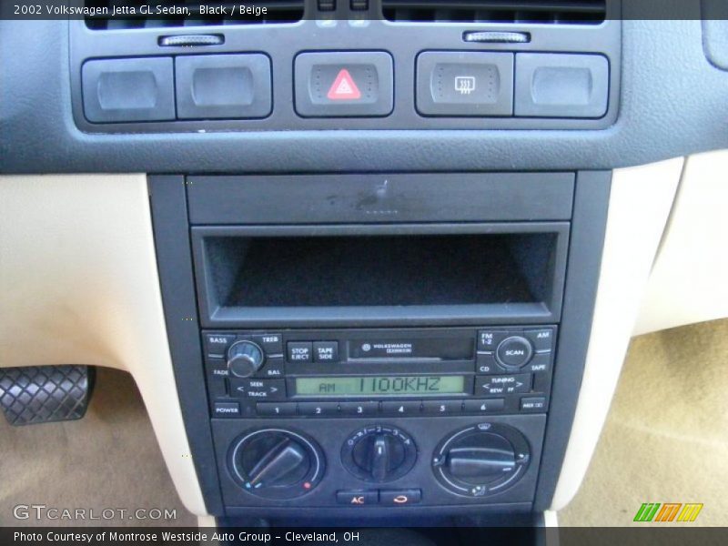 Black / Beige 2002 Volkswagen Jetta GL Sedan
