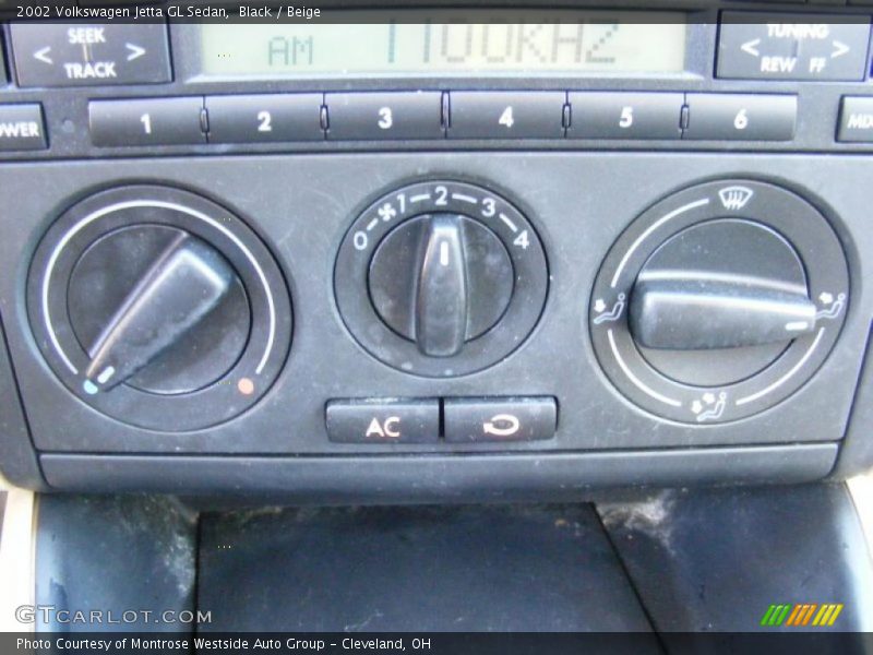 Black / Beige 2002 Volkswagen Jetta GL Sedan