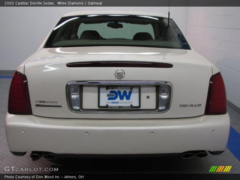 White Diamond / Oatmeal 2003 Cadillac DeVille Sedan