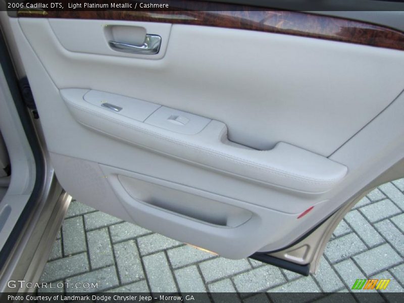Light Platinum Metallic / Cashmere 2006 Cadillac DTS