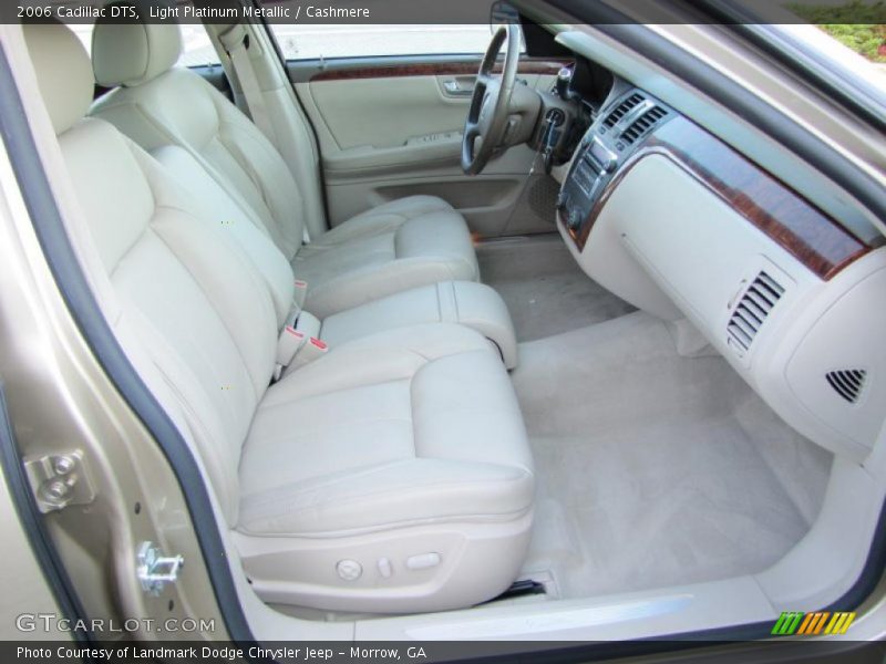 Light Platinum Metallic / Cashmere 2006 Cadillac DTS