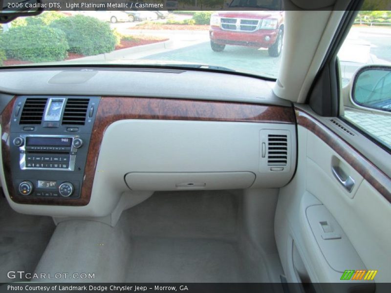 Light Platinum Metallic / Cashmere 2006 Cadillac DTS