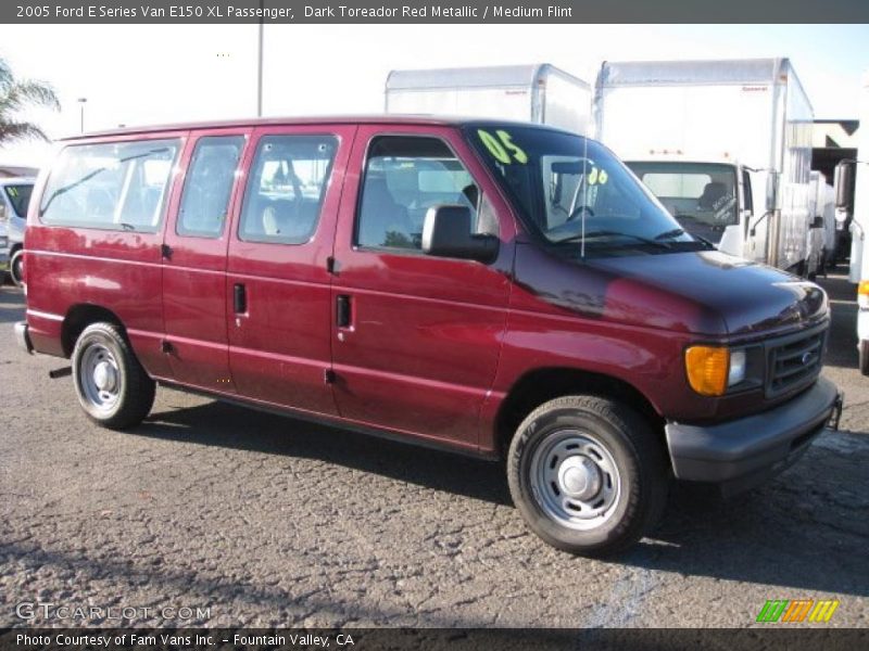 Dark Toreador Red Metallic / Medium Flint 2005 Ford E Series Van E150 XL Passenger