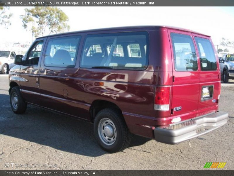 Dark Toreador Red Metallic / Medium Flint 2005 Ford E Series Van E150 XL Passenger