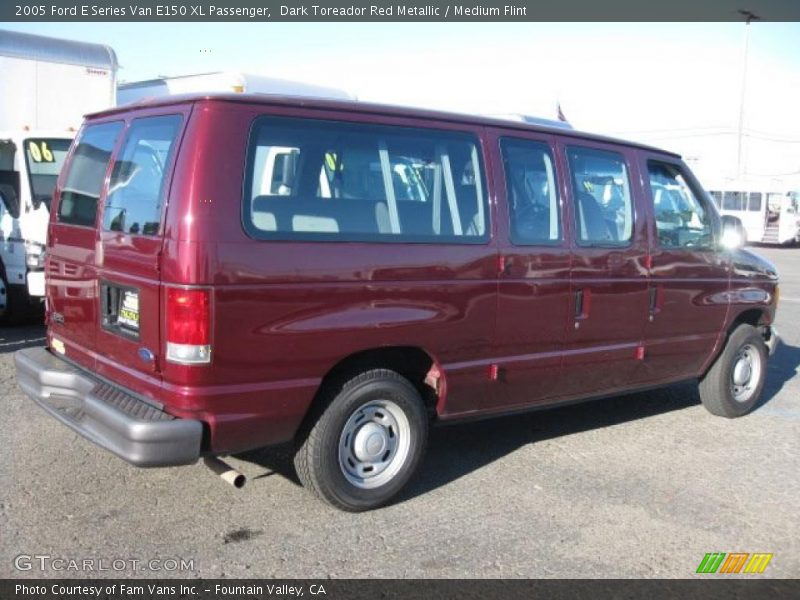 Dark Toreador Red Metallic / Medium Flint 2005 Ford E Series Van E150 XL Passenger