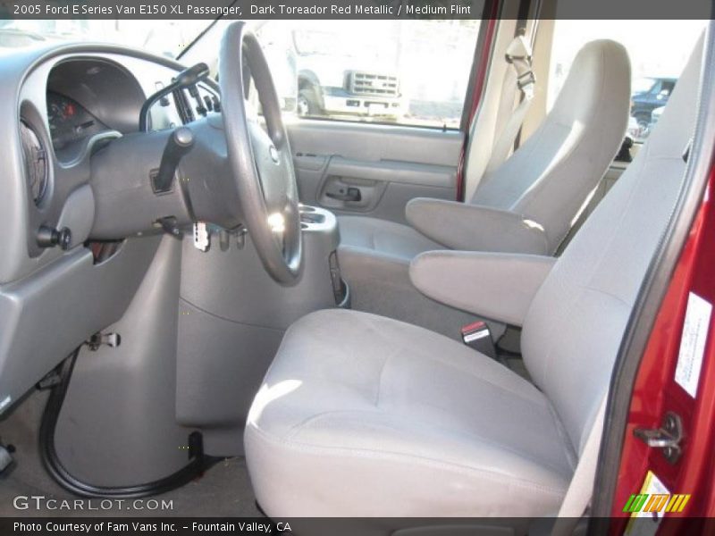 Dark Toreador Red Metallic / Medium Flint 2005 Ford E Series Van E150 XL Passenger