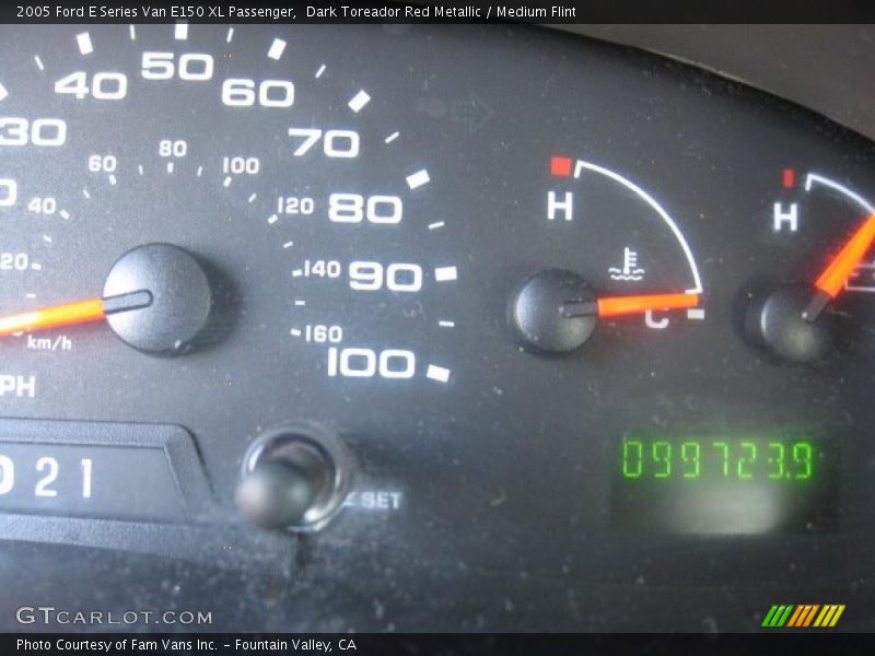 Dark Toreador Red Metallic / Medium Flint 2005 Ford E Series Van E150 XL Passenger