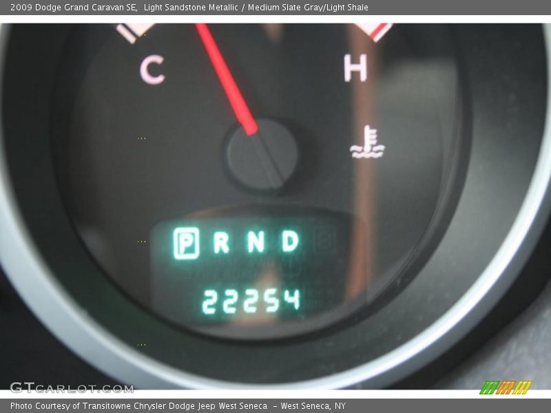 Light Sandstone Metallic / Medium Slate Gray/Light Shale 2009 Dodge Grand Caravan SE