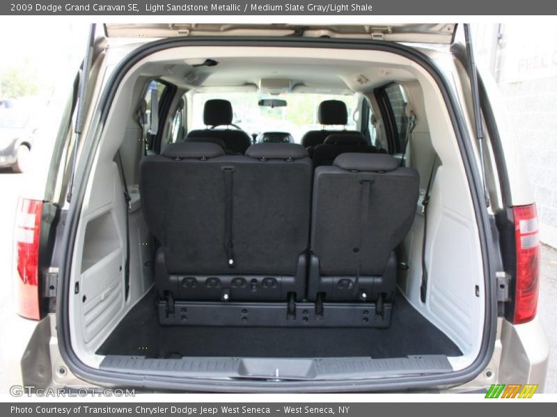 Light Sandstone Metallic / Medium Slate Gray/Light Shale 2009 Dodge Grand Caravan SE