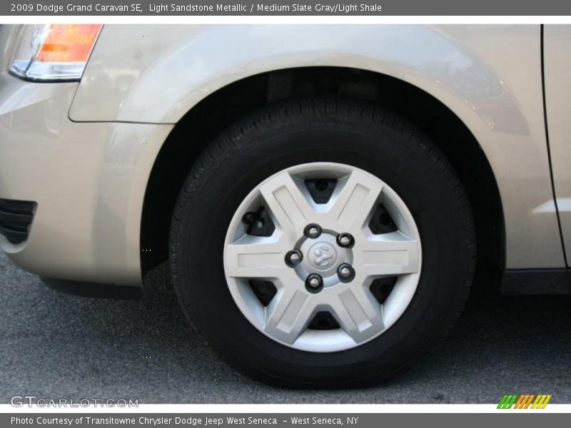 Light Sandstone Metallic / Medium Slate Gray/Light Shale 2009 Dodge Grand Caravan SE