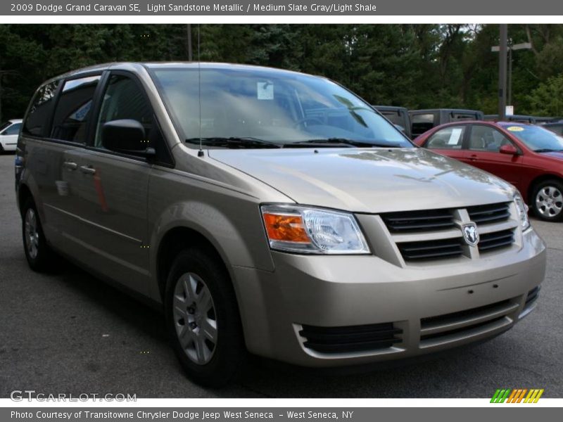 Light Sandstone Metallic / Medium Slate Gray/Light Shale 2009 Dodge Grand Caravan SE