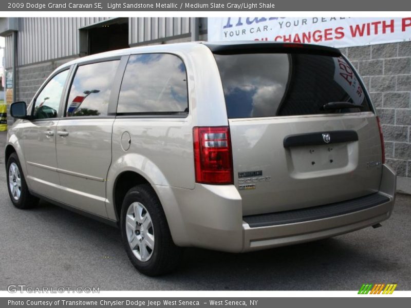 Light Sandstone Metallic / Medium Slate Gray/Light Shale 2009 Dodge Grand Caravan SE