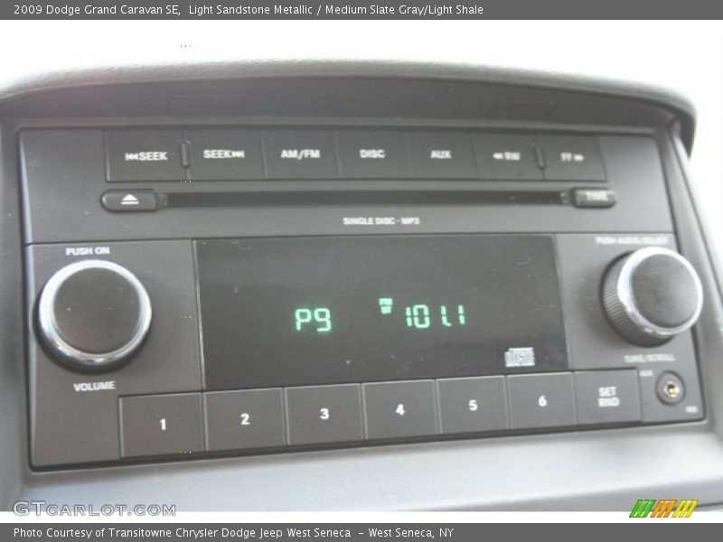 Light Sandstone Metallic / Medium Slate Gray/Light Shale 2009 Dodge Grand Caravan SE
