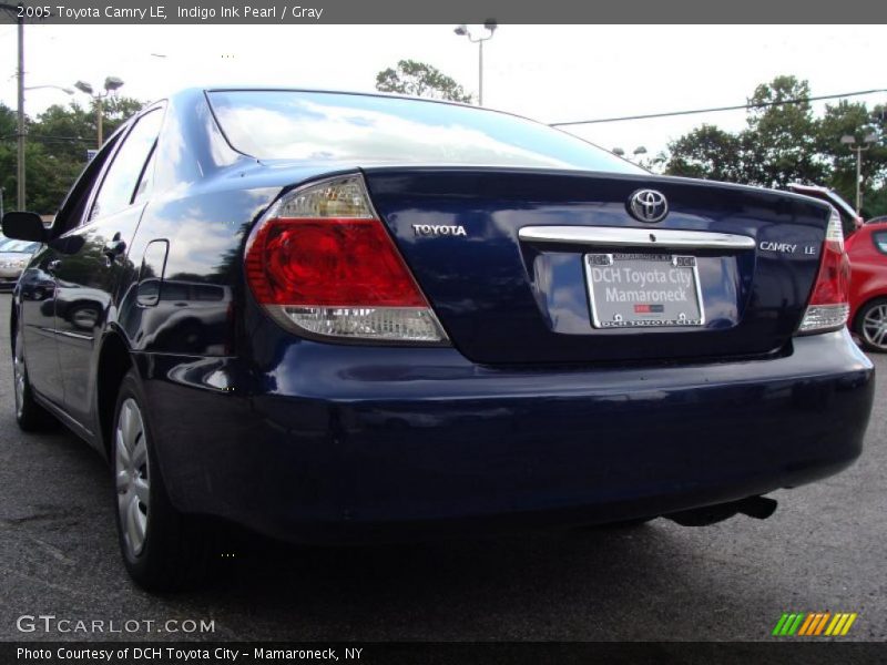 Indigo Ink Pearl / Gray 2005 Toyota Camry LE