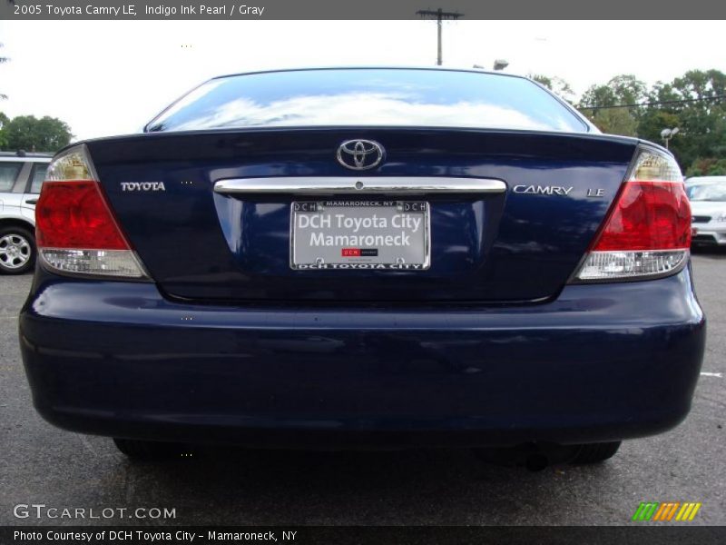 Indigo Ink Pearl / Gray 2005 Toyota Camry LE
