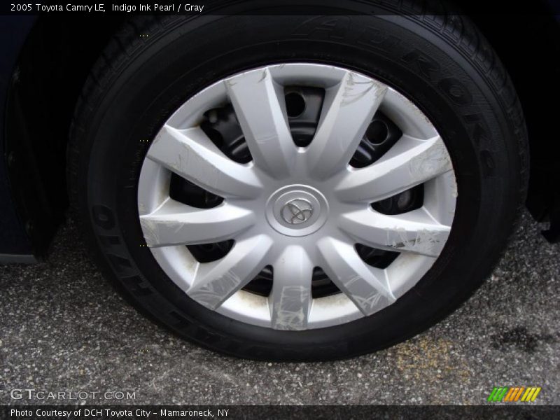 Indigo Ink Pearl / Gray 2005 Toyota Camry LE