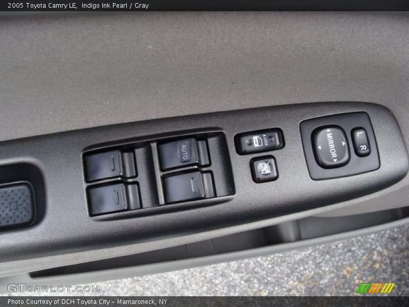 Indigo Ink Pearl / Gray 2005 Toyota Camry LE