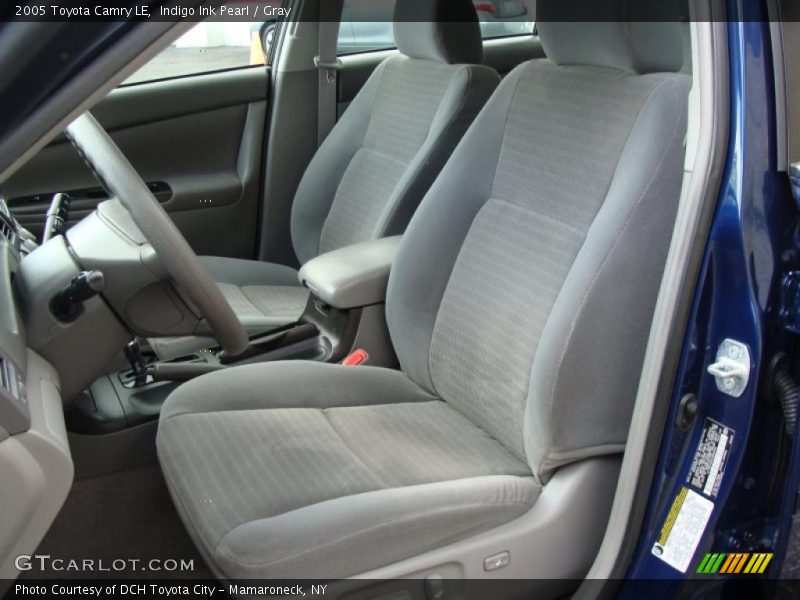 Indigo Ink Pearl / Gray 2005 Toyota Camry LE