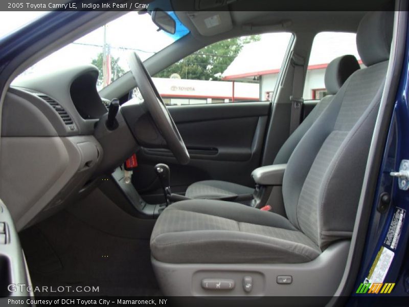 Indigo Ink Pearl / Gray 2005 Toyota Camry LE