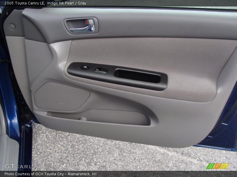 Indigo Ink Pearl / Gray 2005 Toyota Camry LE