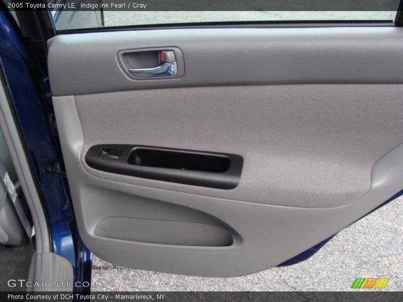 Indigo Ink Pearl / Gray 2005 Toyota Camry LE