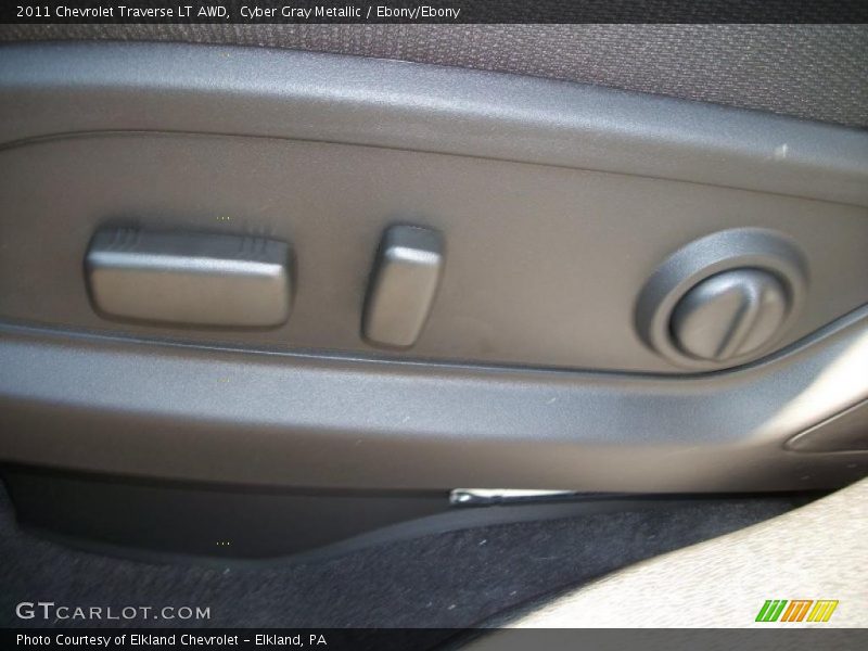 Cyber Gray Metallic / Ebony/Ebony 2011 Chevrolet Traverse LT AWD