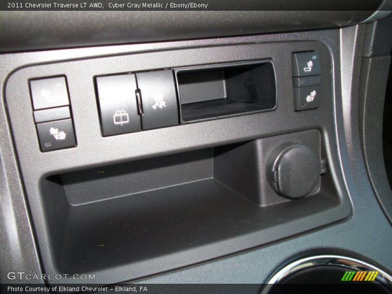 Cyber Gray Metallic / Ebony/Ebony 2011 Chevrolet Traverse LT AWD