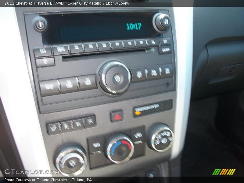 Cyber Gray Metallic / Ebony/Ebony 2011 Chevrolet Traverse LT AWD