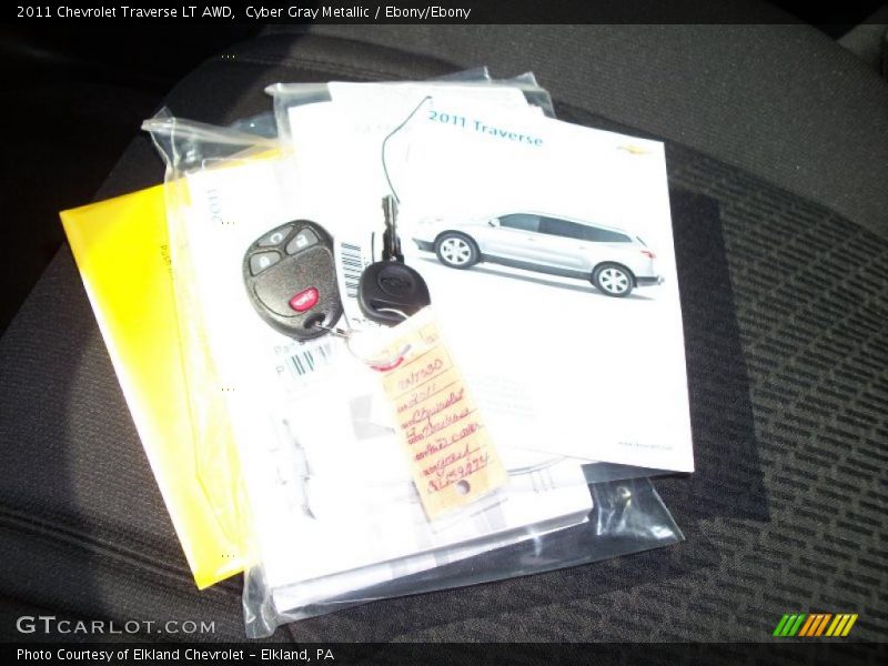 Cyber Gray Metallic / Ebony/Ebony 2011 Chevrolet Traverse LT AWD