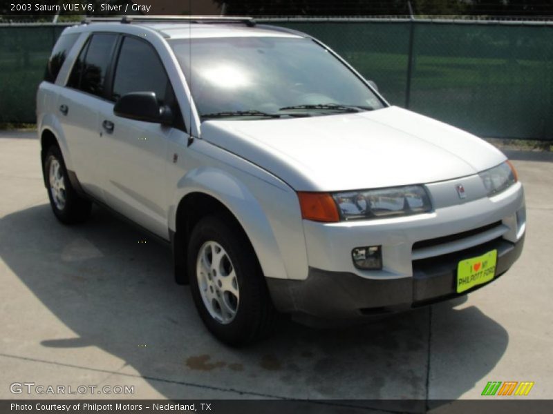 Silver / Gray 2003 Saturn VUE V6