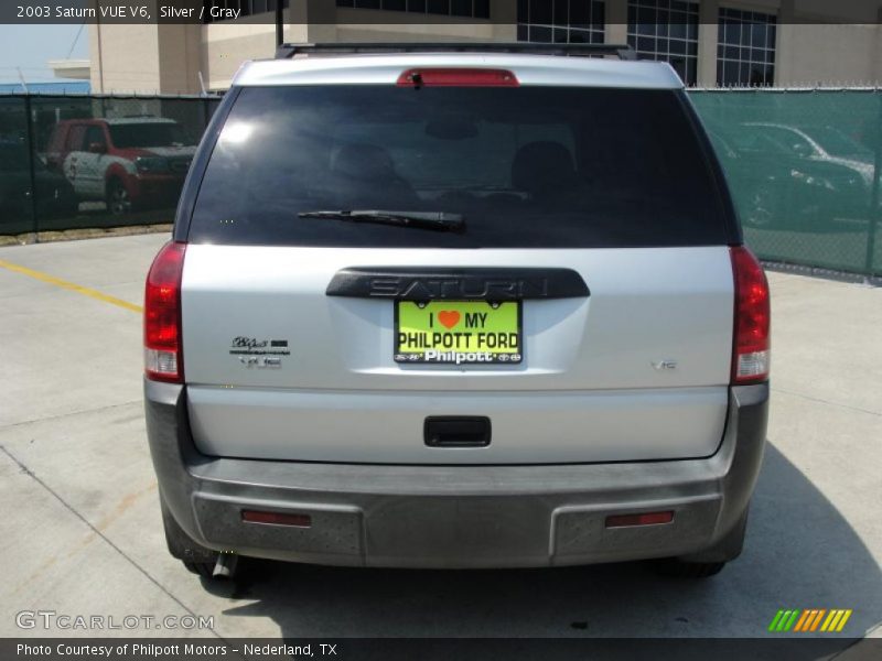 Silver / Gray 2003 Saturn VUE V6