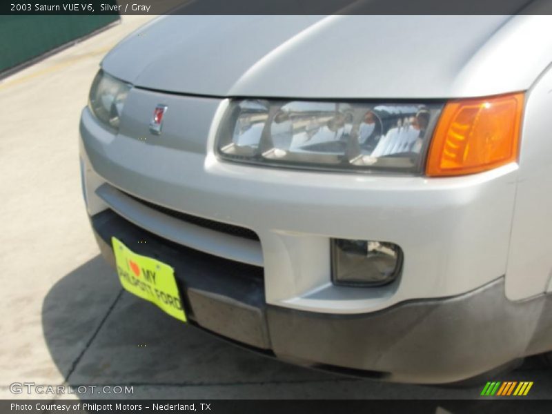 Silver / Gray 2003 Saturn VUE V6