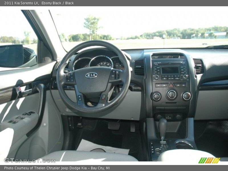 Ebony Black / Black 2011 Kia Sorento LX