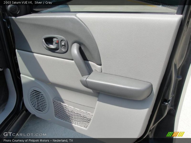 Silver / Gray 2003 Saturn VUE V6