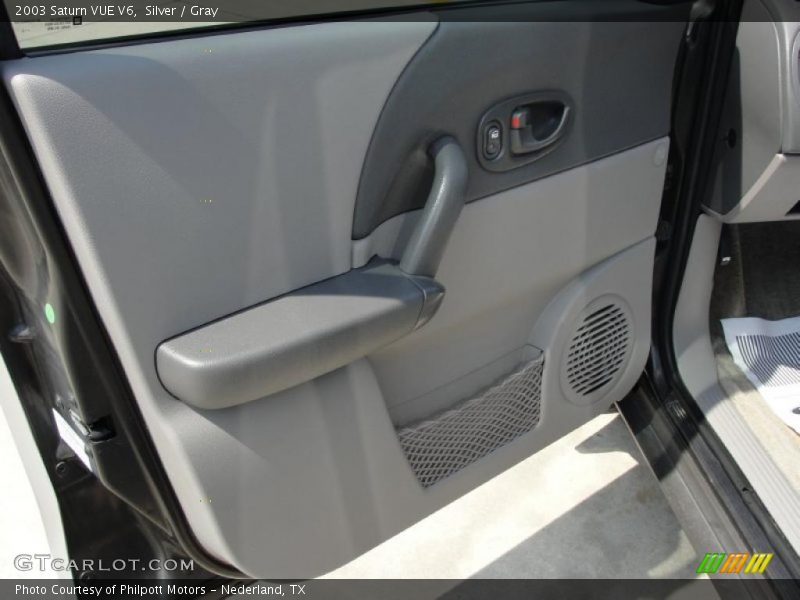 Silver / Gray 2003 Saturn VUE V6