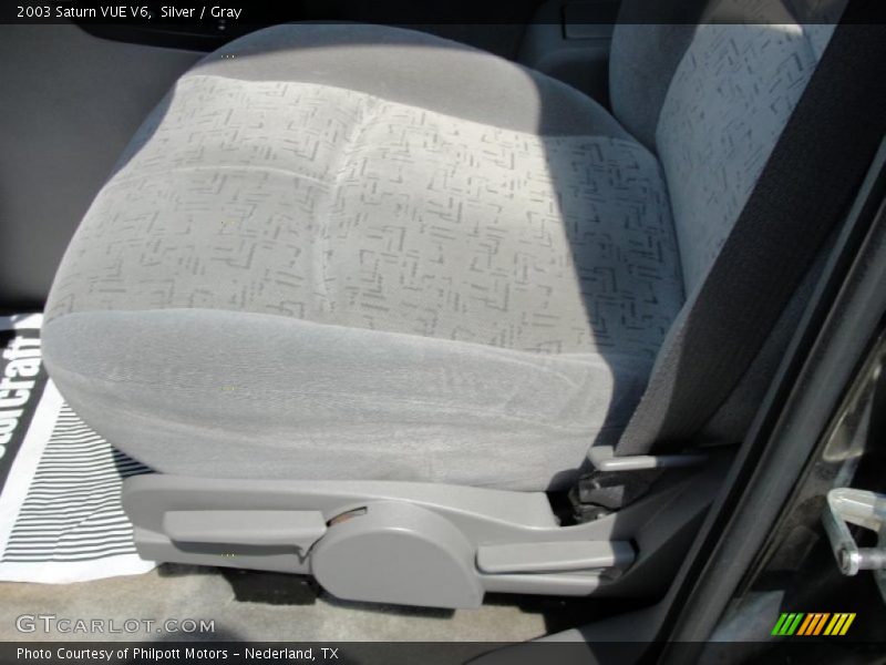 Silver / Gray 2003 Saturn VUE V6