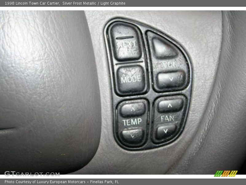 Silver Frost Metallic / Light Graphite 1998 Lincoln Town Car Cartier