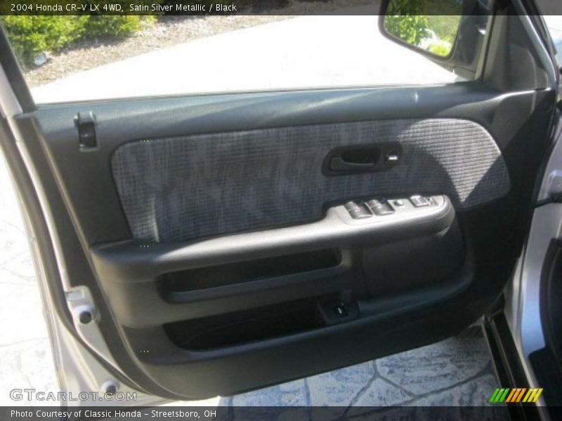 Satin Silver Metallic / Black 2004 Honda CR-V LX 4WD