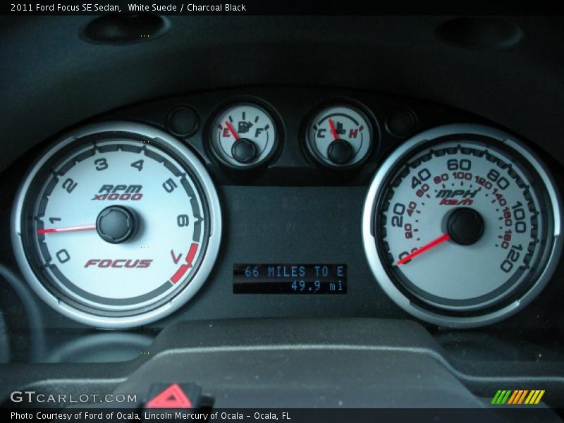 White Suede / Charcoal Black 2011 Ford Focus SE Sedan