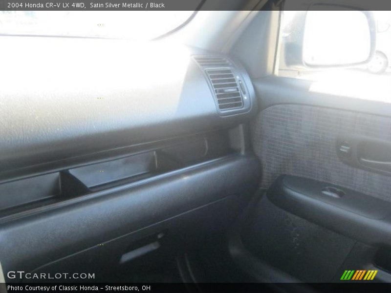 Satin Silver Metallic / Black 2004 Honda CR-V LX 4WD