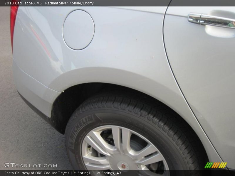 Radiant Silver / Shale/Ebony 2010 Cadillac SRX V6