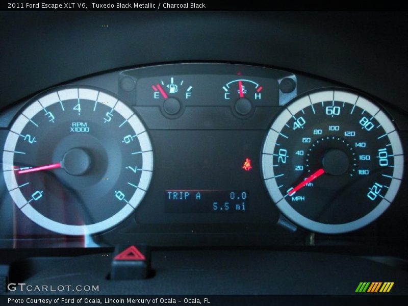 Tuxedo Black Metallic / Charcoal Black 2011 Ford Escape XLT V6