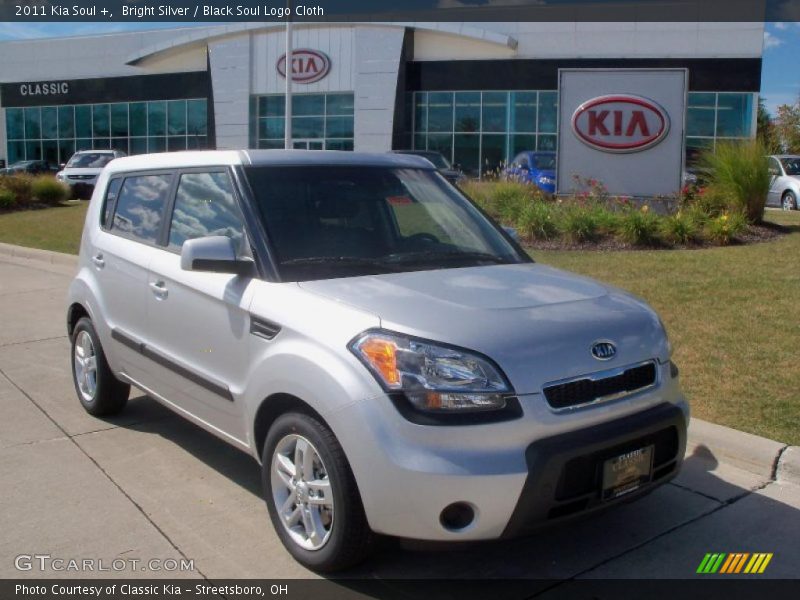 Bright Silver / Black Soul Logo Cloth 2011 Kia Soul +