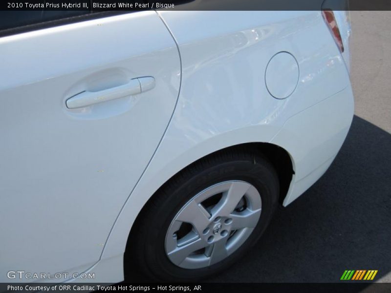 Blizzard White Pearl / Bisque 2010 Toyota Prius Hybrid III